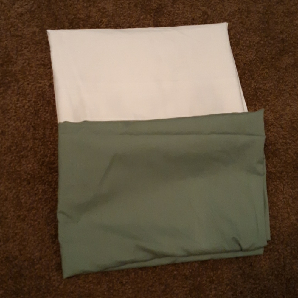 Pack & Play Fitted Sheet Lot of 2 Graco